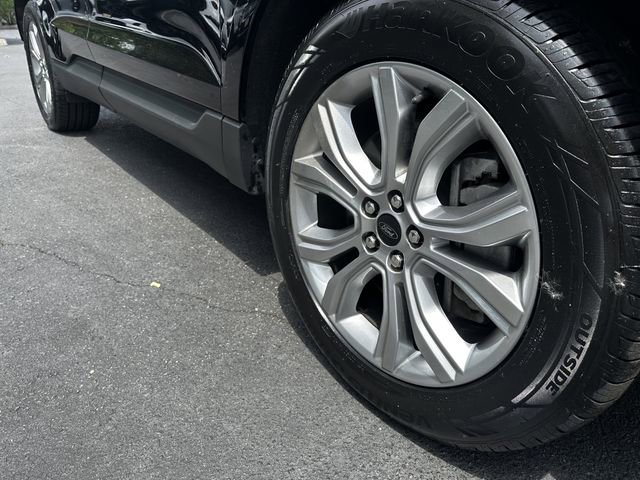 Certified 2023 Ford Edge Titanium AWD/4WD image 11