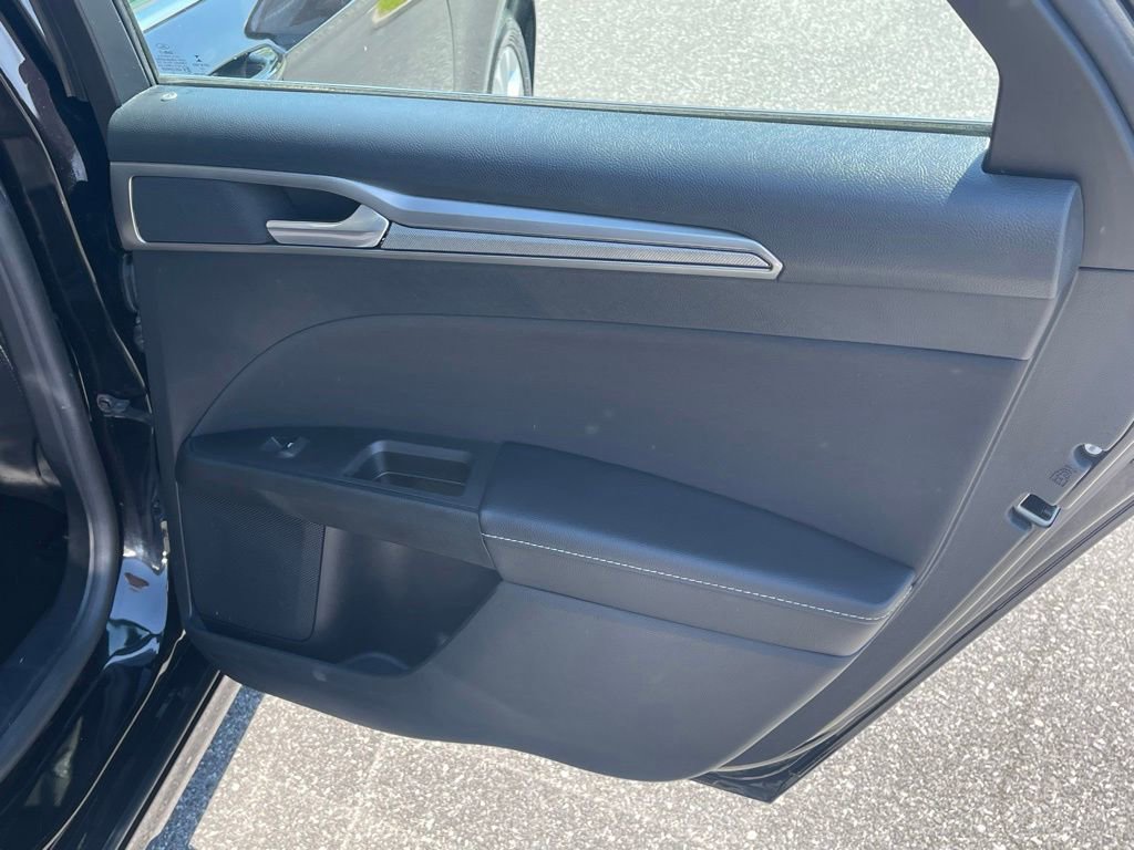 Certified 2020 Ford Fusion SE FWD image 19