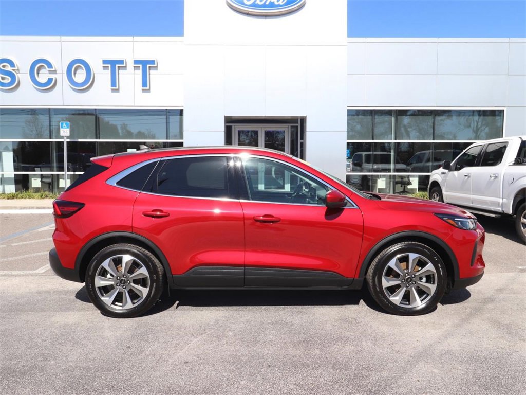 Certified 2025 Ford Escape Platinum w/ Premium Technology Package image 6