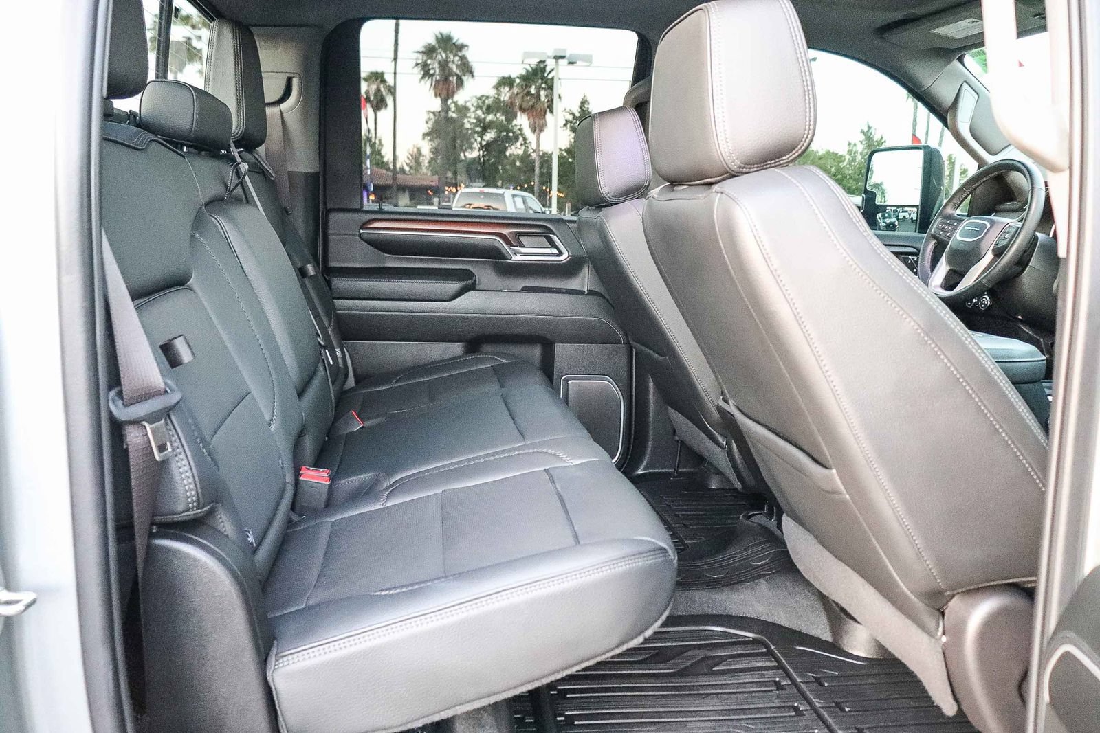 Used 2024 GMC Sierra 2500 Denali w/ Denali Reserve Package AWD/4WD image 17