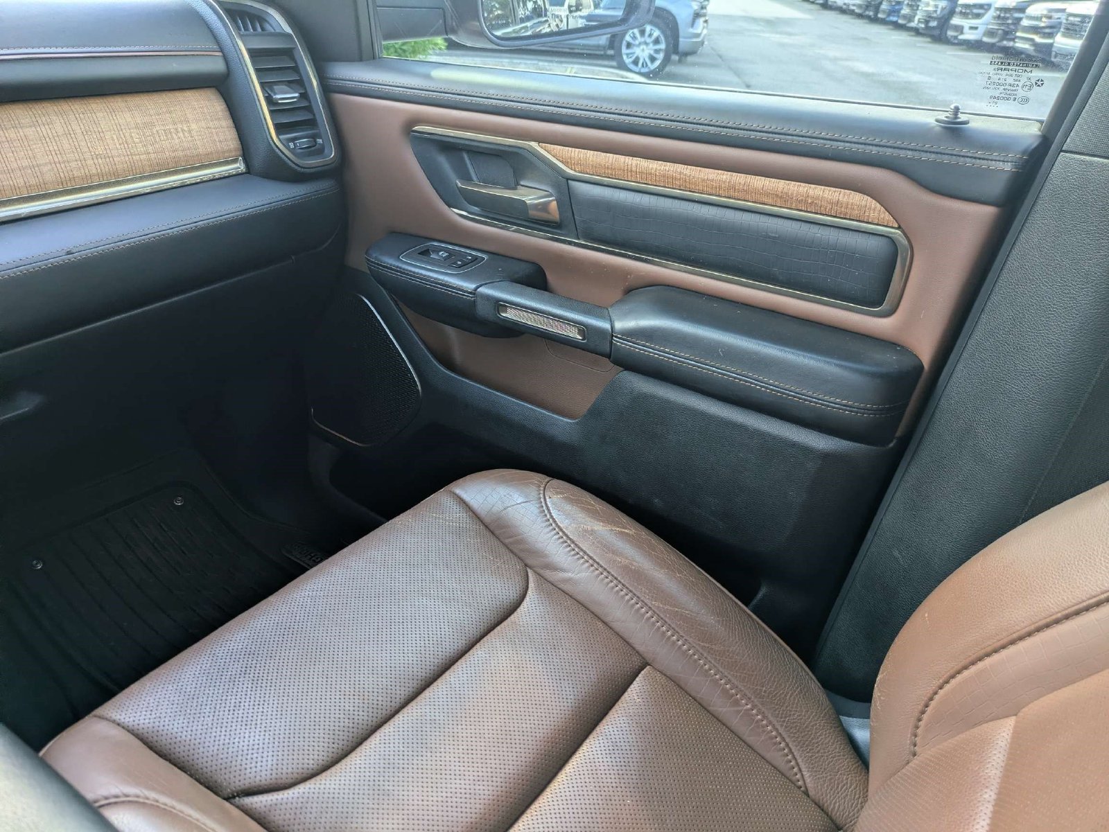 Used 2022 RAM 1500 Limited w/ Body Color Bumper Group AWD/4WD image 18
