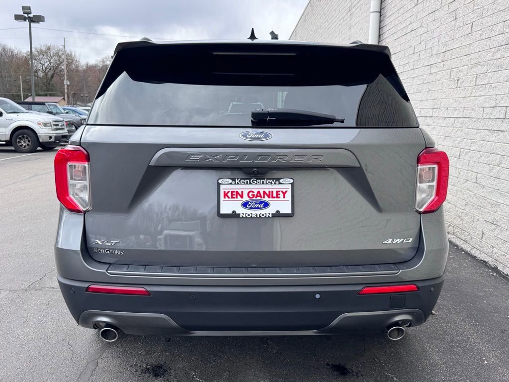 Certified 2023 Ford Explorer XLT w/ Equipment Group 202A AWD/4WD image 4