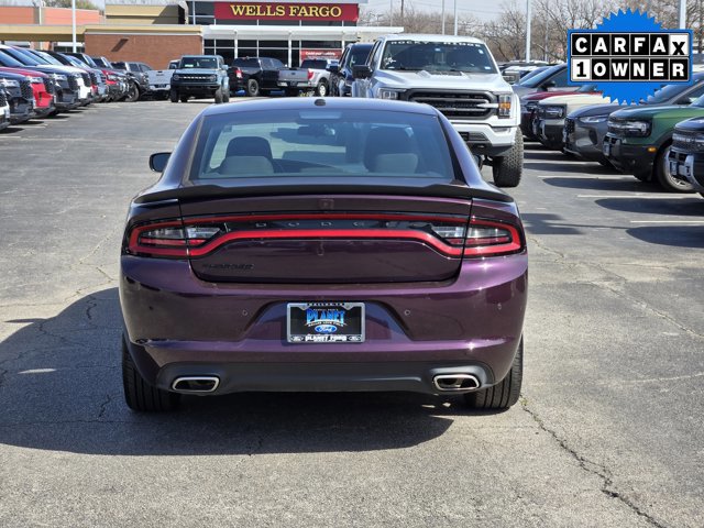 Used 2022 Dodge Charger SXT w/ Blacktop Package image 4
