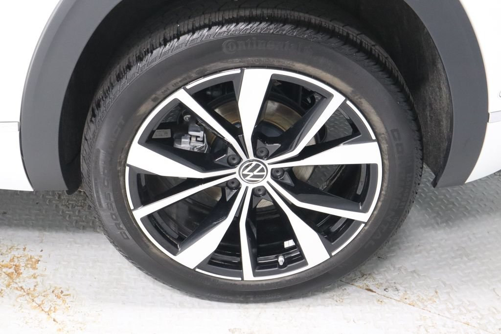 Used 2025 Volkswagen Atlas Cross Sport SEL Premium R-Line AWD/4WD image 20
