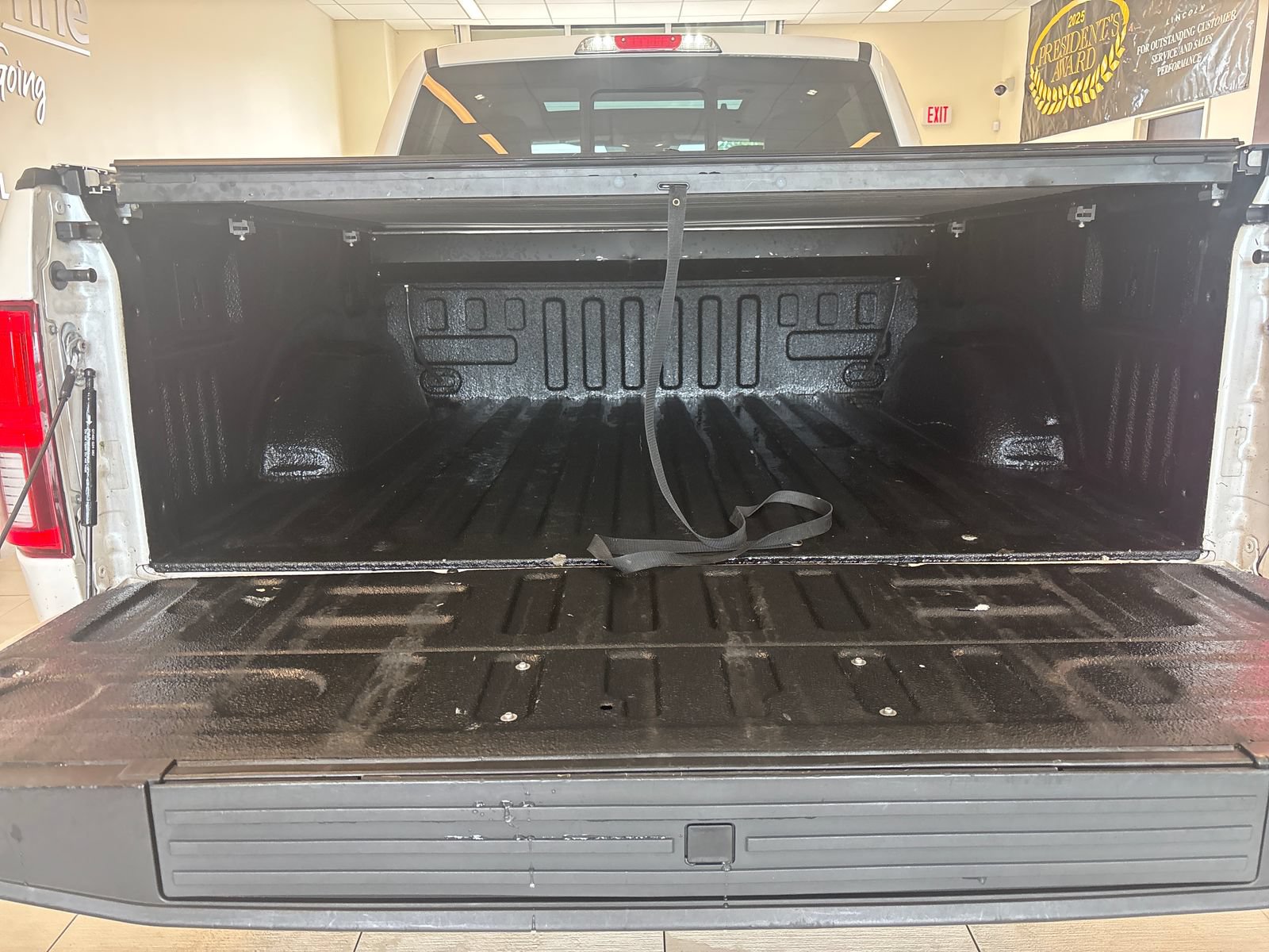 Certified 2019 Ford F150 Lariat w/ Equipment Group 502A Luxury AWD/4WD image 9