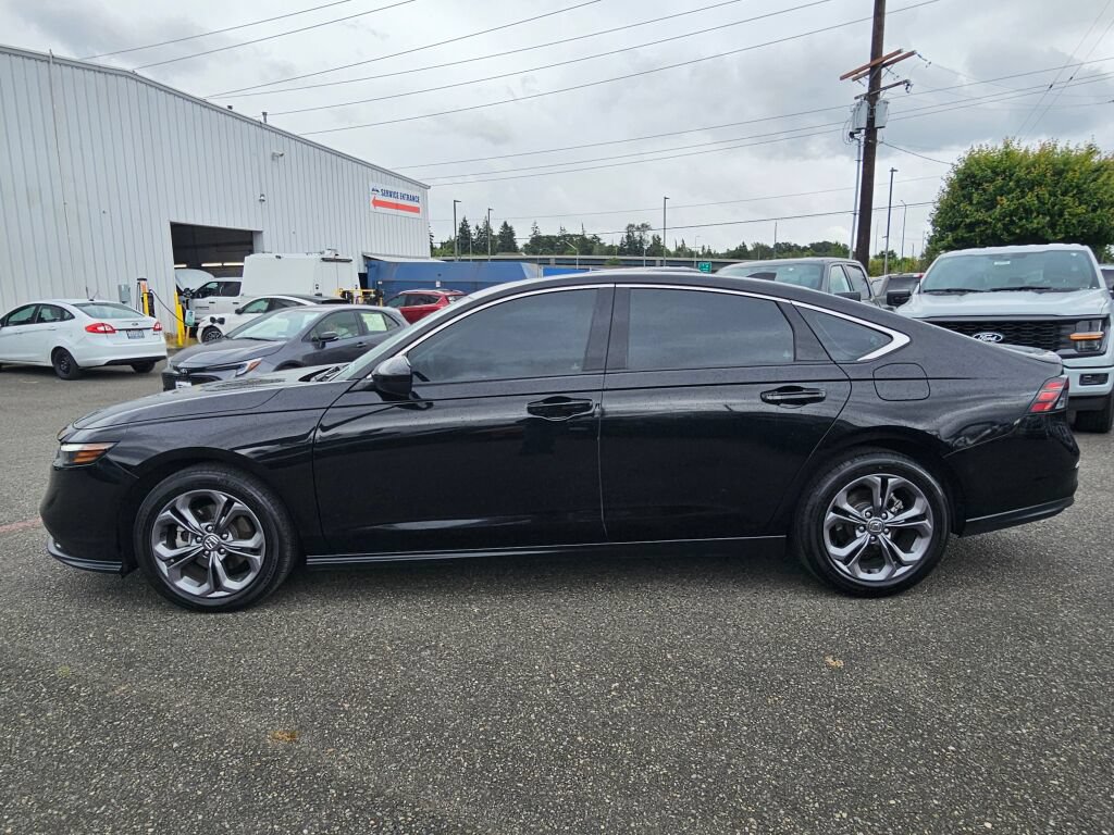 Used 2023 Honda Accord EX image 2