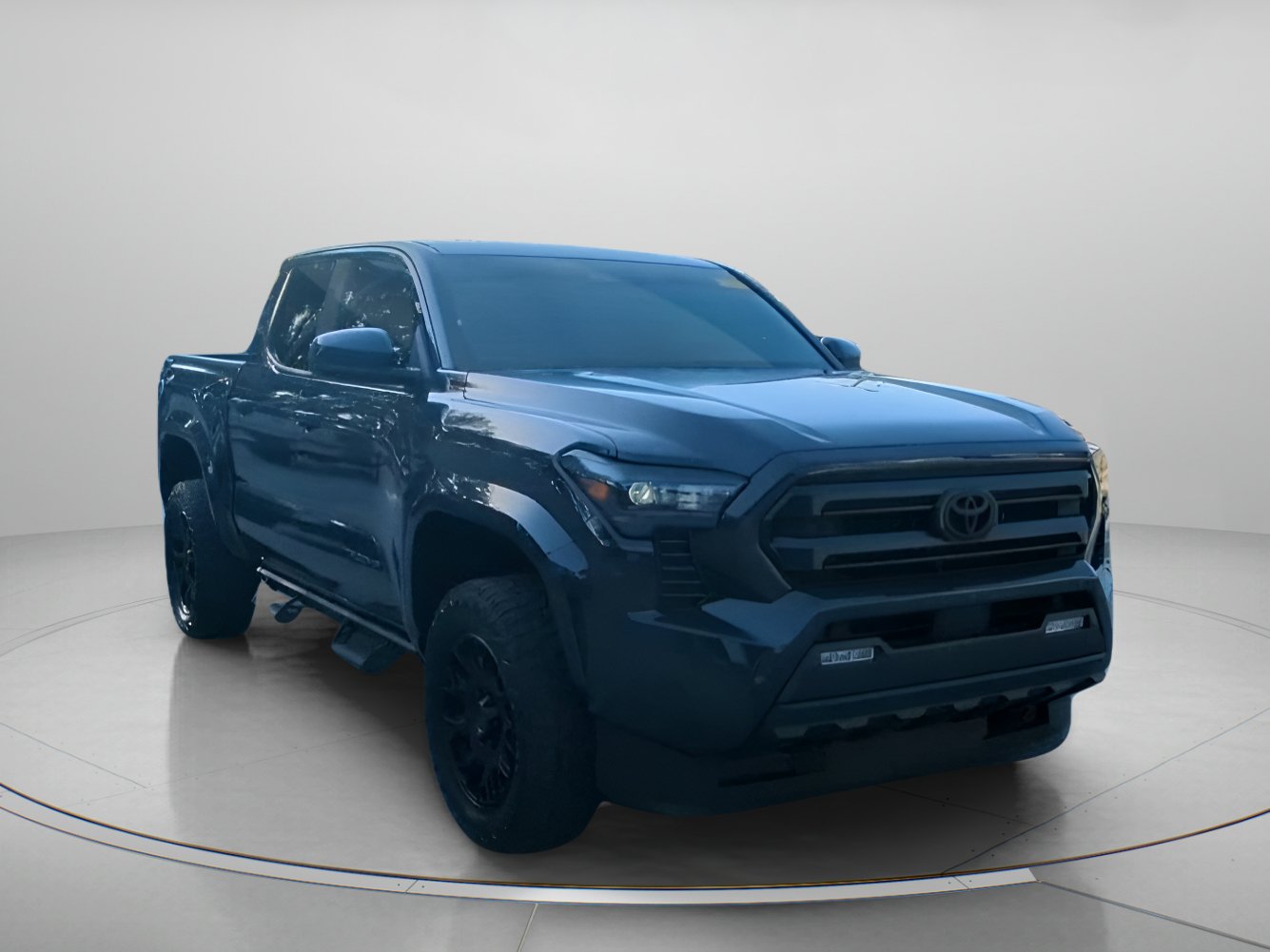 Used 2025 Toyota Tacoma SR5 AWD/4WD image 4