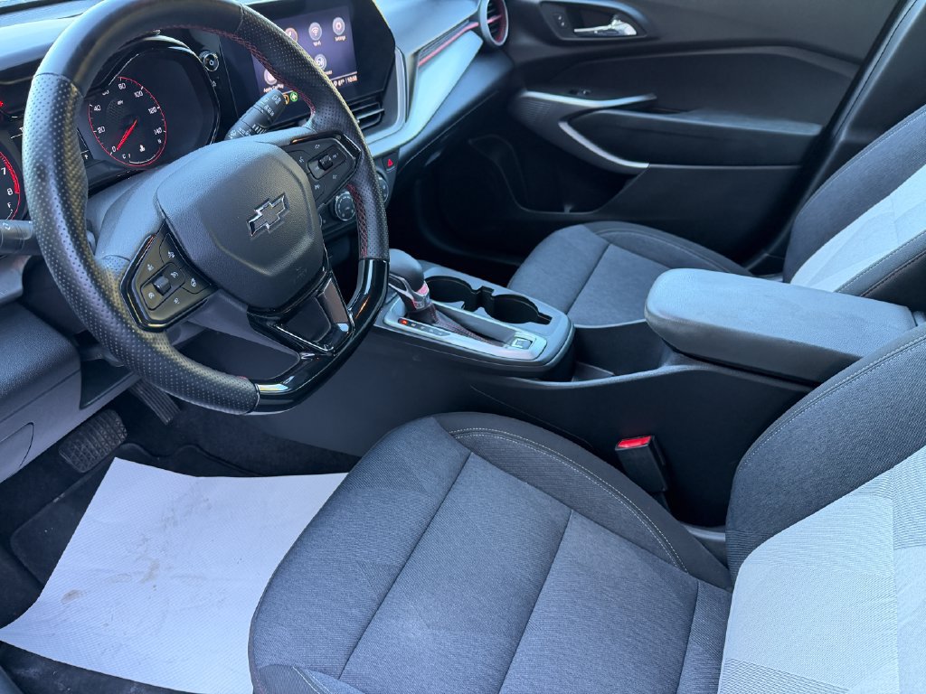 Used 2024 Chevrolet Trax RS FWD image 15