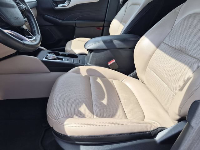 Certified 2021 Ford Escape SEL FWD image 12
