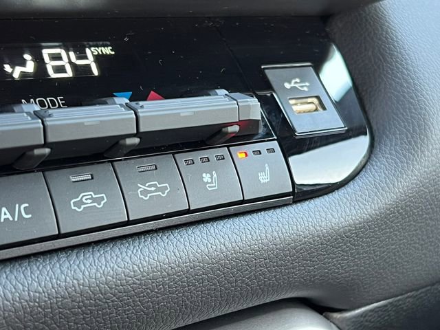 Used 2025 Toyota Tundra Limited image 33