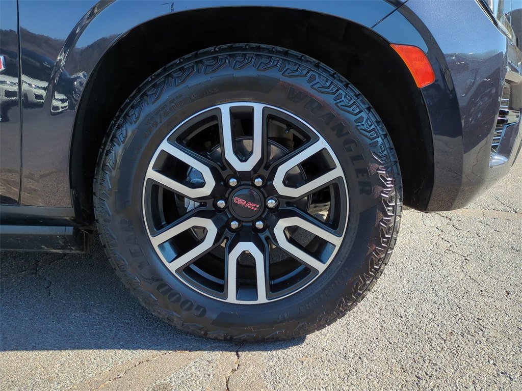 Used 2024 GMC Yukon XL AT4 w/ AT4 Premium Plus Package image 10