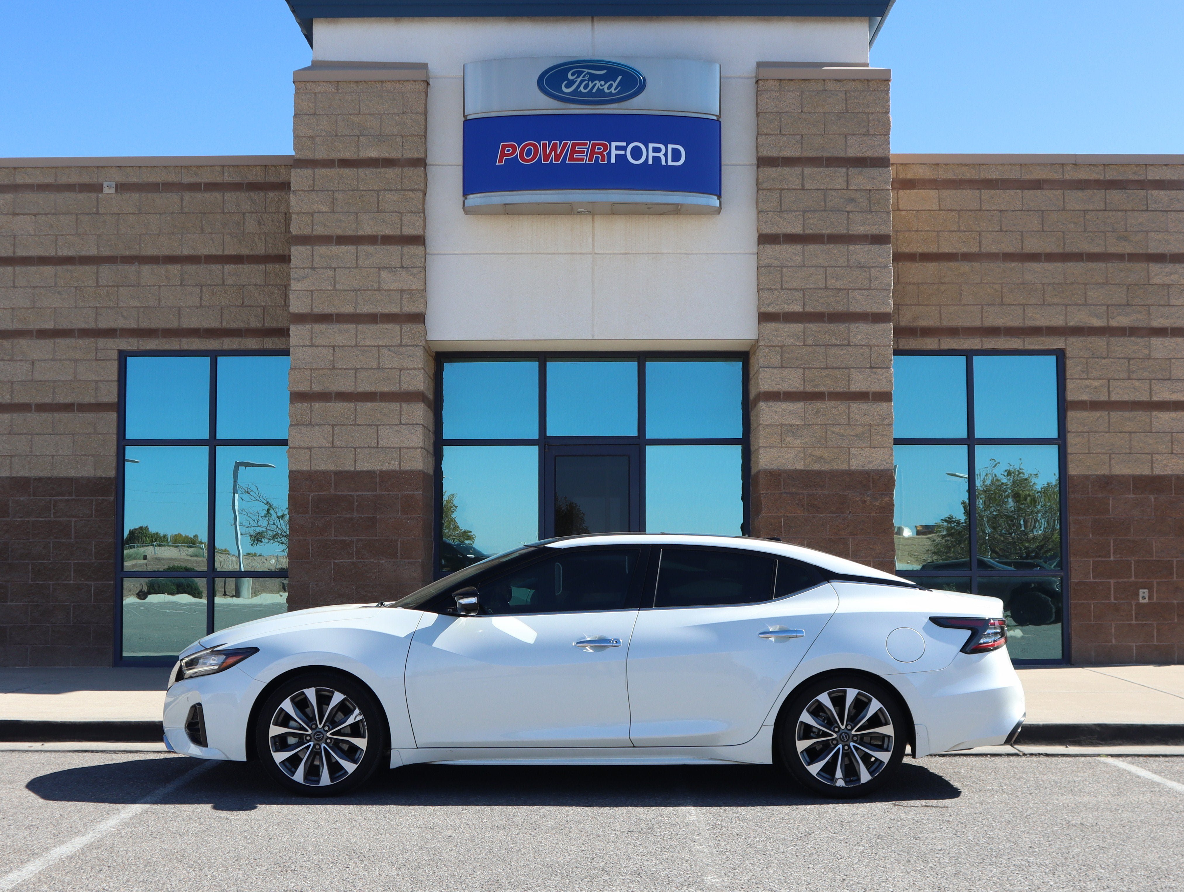 Used 2023 Nissan Maxima Platinum w/ Sport Mat Group FWD image 9