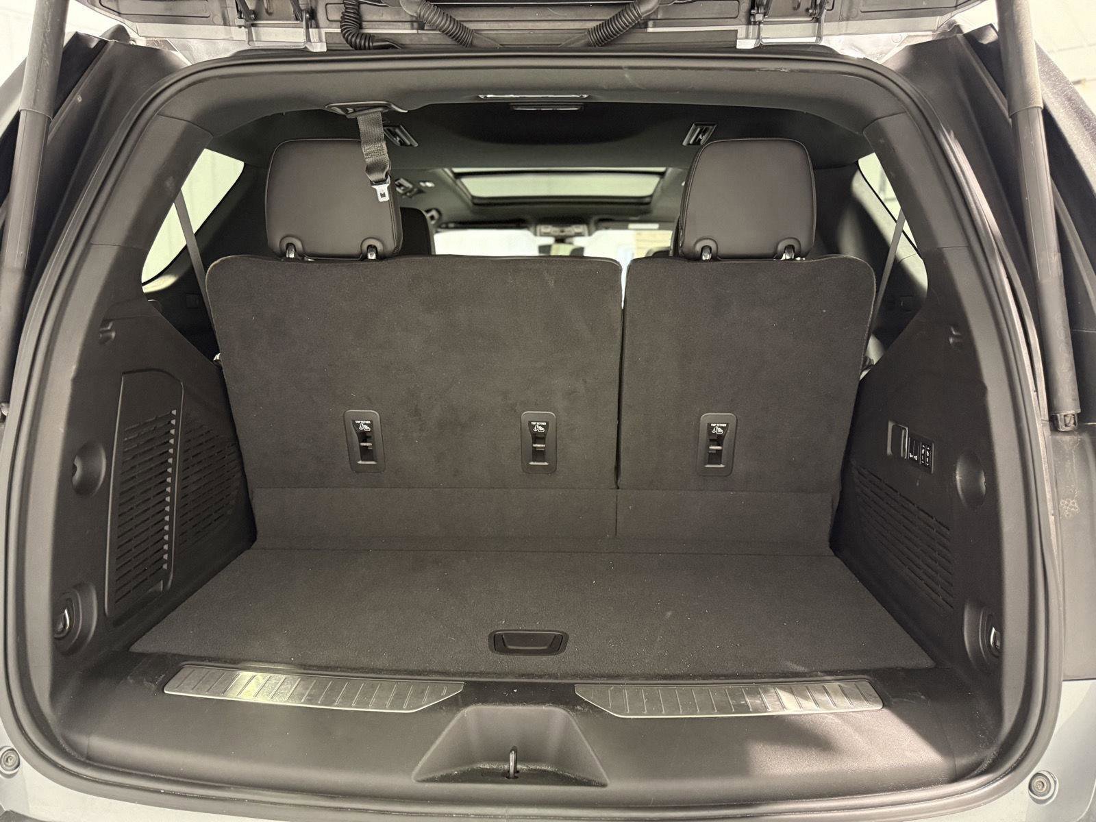 Used 2022 Chevrolet Tahoe RST w/ Luxury Package image 9