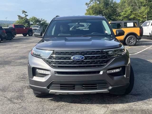 Certified 2023 Ford Explorer XLT w/ Equipment Group 202A RWD image 9