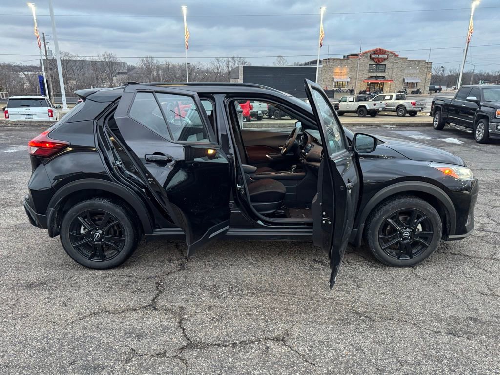 Used 2024 Nissan Kicks SR image 11