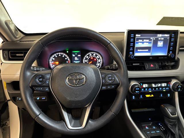 Used 2020 Toyota RAV4 XLE Premium FWD image 8