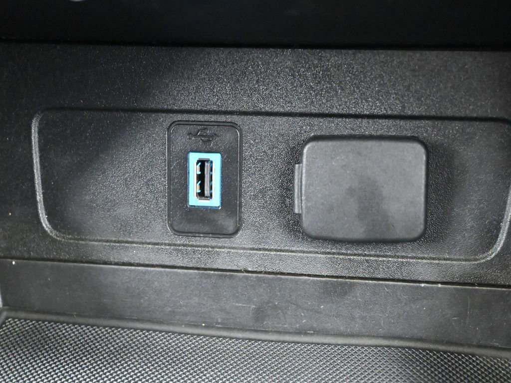 Certified 2017 Ford Escape Titanium w/ Equipment Group 301A image 26