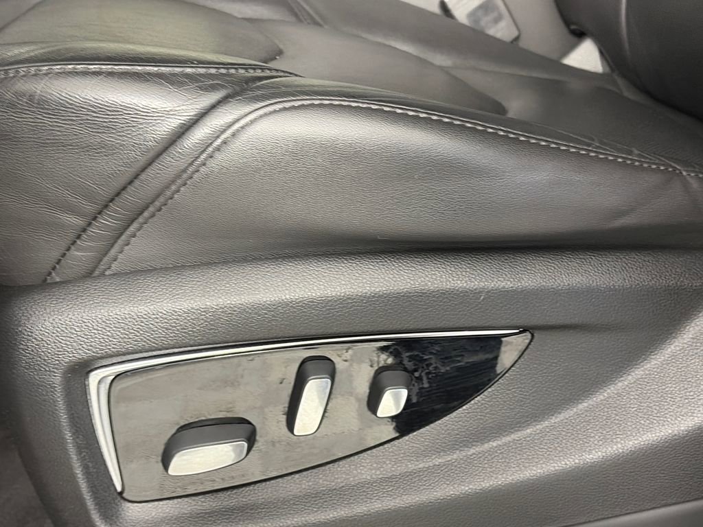 Used 2019 Cadillac Escalade Luxury AWD/4WD image 26