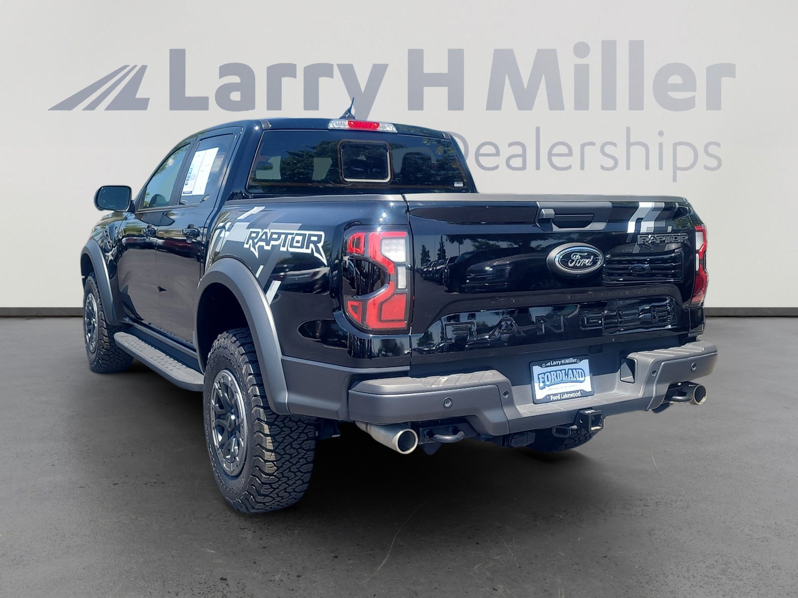 Certified 2025 Ford Ranger Raptor AWD/4WD image 3