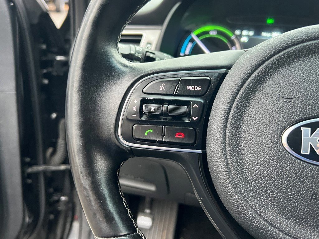 Used 2018 Kia Niro EX Premium image 26