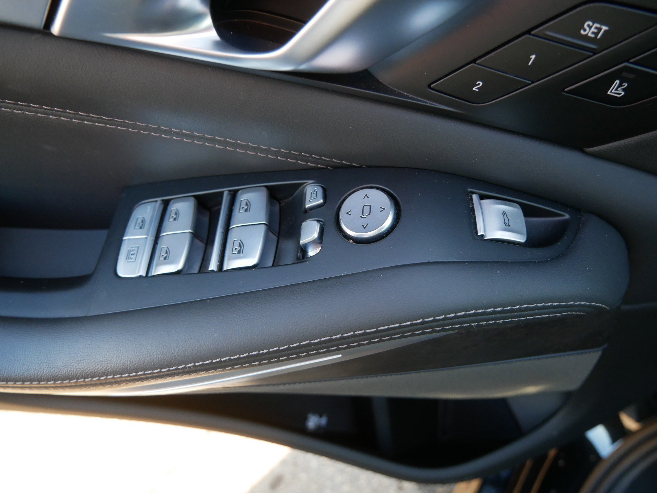 Used 2023 BMW X7 xDrive40i w/ Executive Package image 28