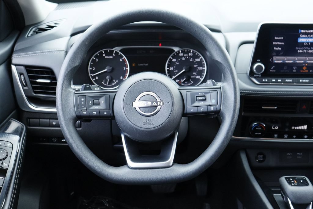 Used 2024 Nissan Rogue SV AWD/4WD image 19