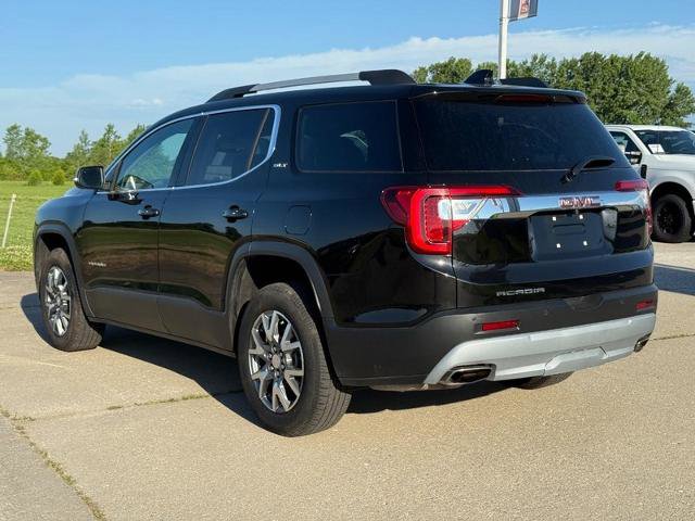 Used 2023 GMC Acadia SLT image 3
