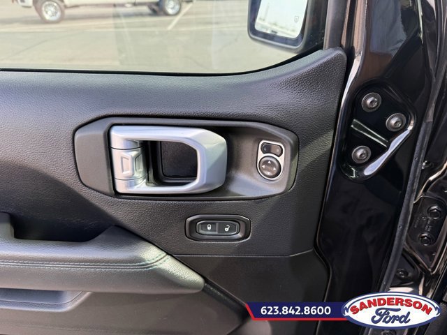 Used 2021 Jeep Wrangler Unlimited Rubicon 4xe w/ Cold Weather Group AWD/4WD image 10