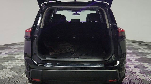 Used 2024 Nissan Rogue SV w/ SV Premium Package image 21