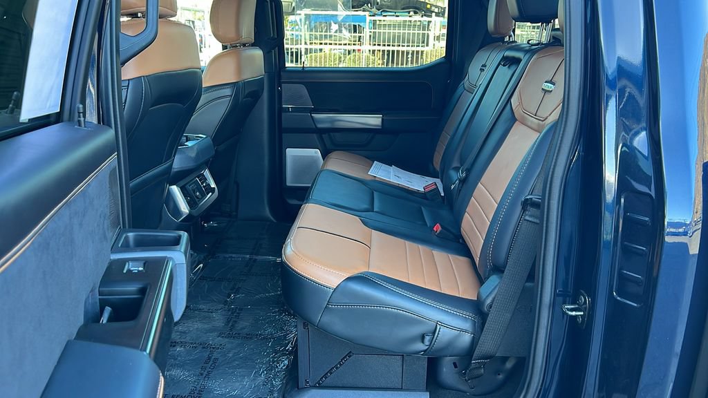Certified 2024 Ford F250 Platinum w/ FX4 Off-Road Package AWD/4WD image 11