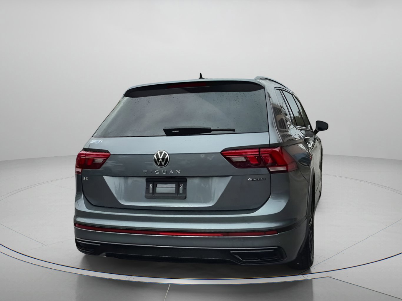 Used 2022 Volkswagen Tiguan SE R-Line image 18