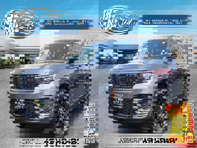 Used 2024 Jeep Grand Cherokee Altitude image 1