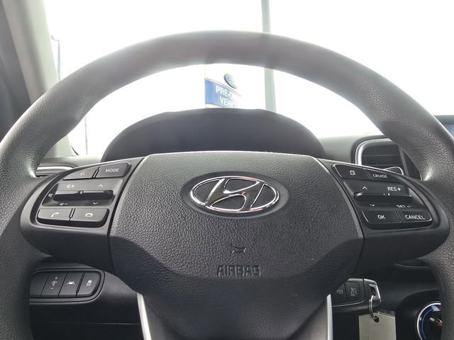 Used 2022 Hyundai Venue SE image 28