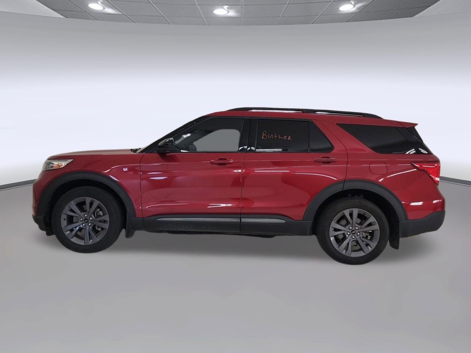 Certified 2022 Ford Explorer XLT w/ Equipment Group 202A RWD image 2