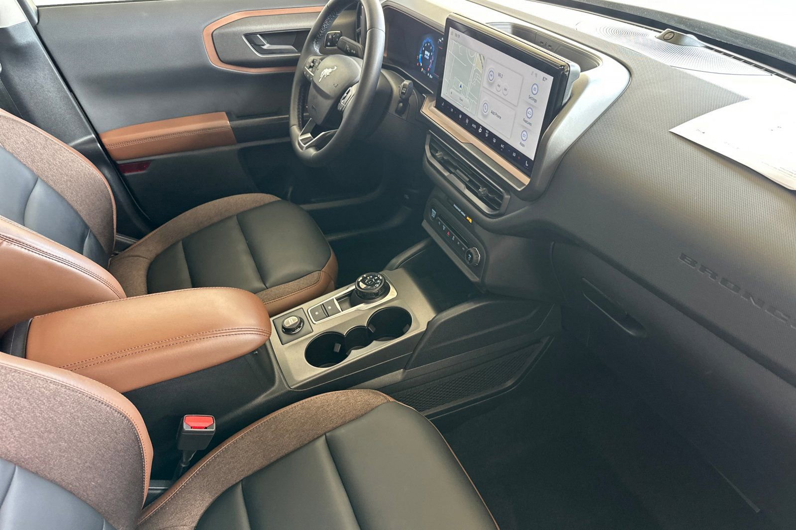 Certified 2025 Ford Bronco Sport Outer Banks w/ Outer Banks Tech Package+ AWD/4WD image 16