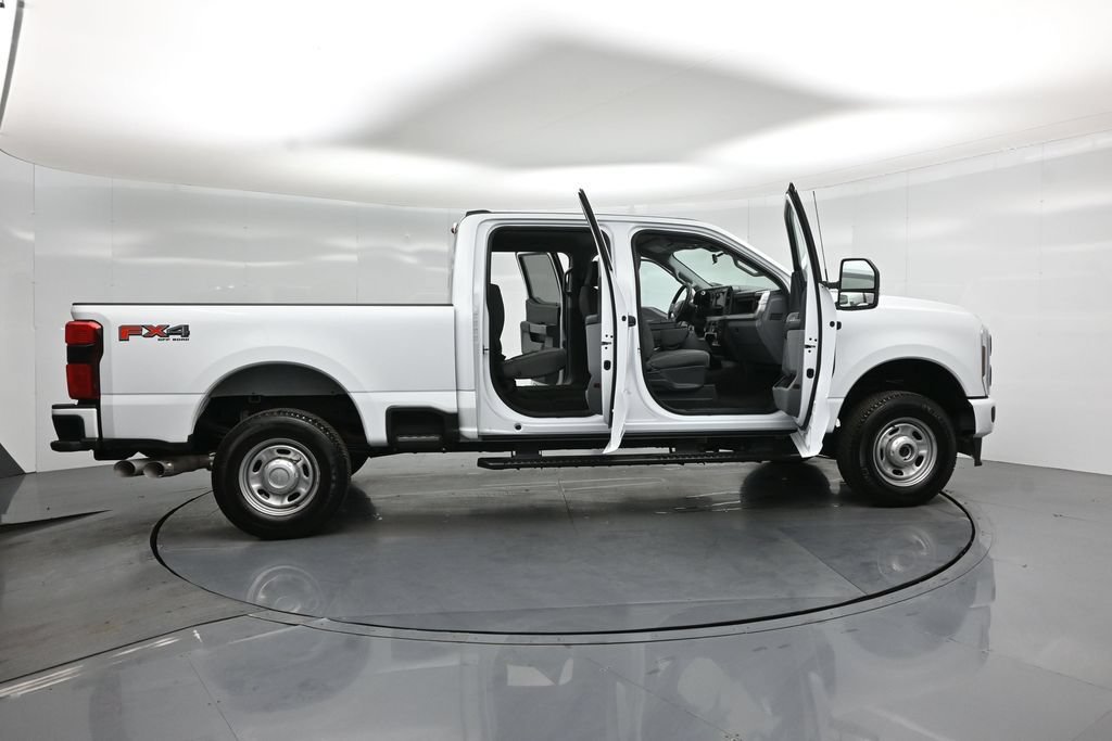 Certified 2025 Ford F250 XL w/ STX Appearance Package AWD/4WD image 4