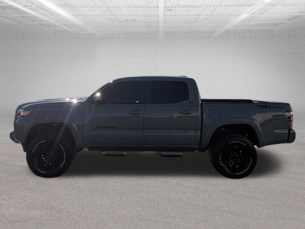 Used 2022 Toyota Tacoma TRD Sport w/ Technology Package RWD image 6