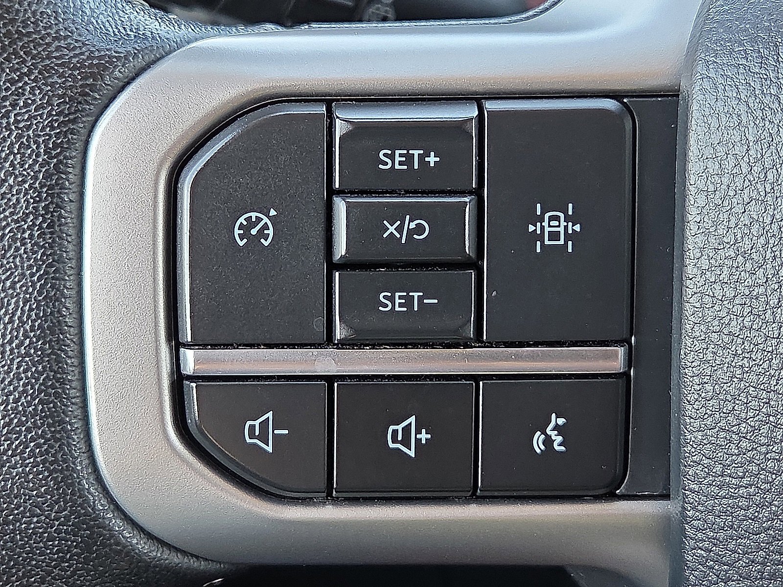 Certified 2024 Ford Expedition XLT image 22