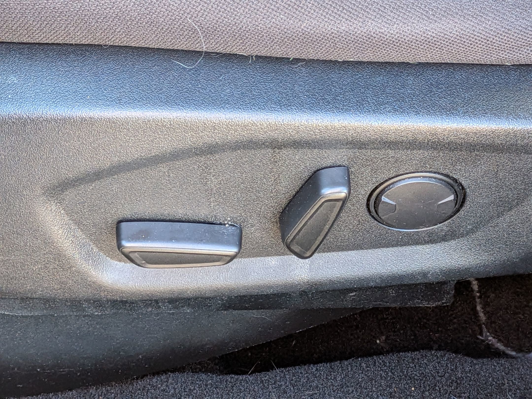 Certified 2019 Ford Explorer XLT w/ Equipment Group 201A image 17