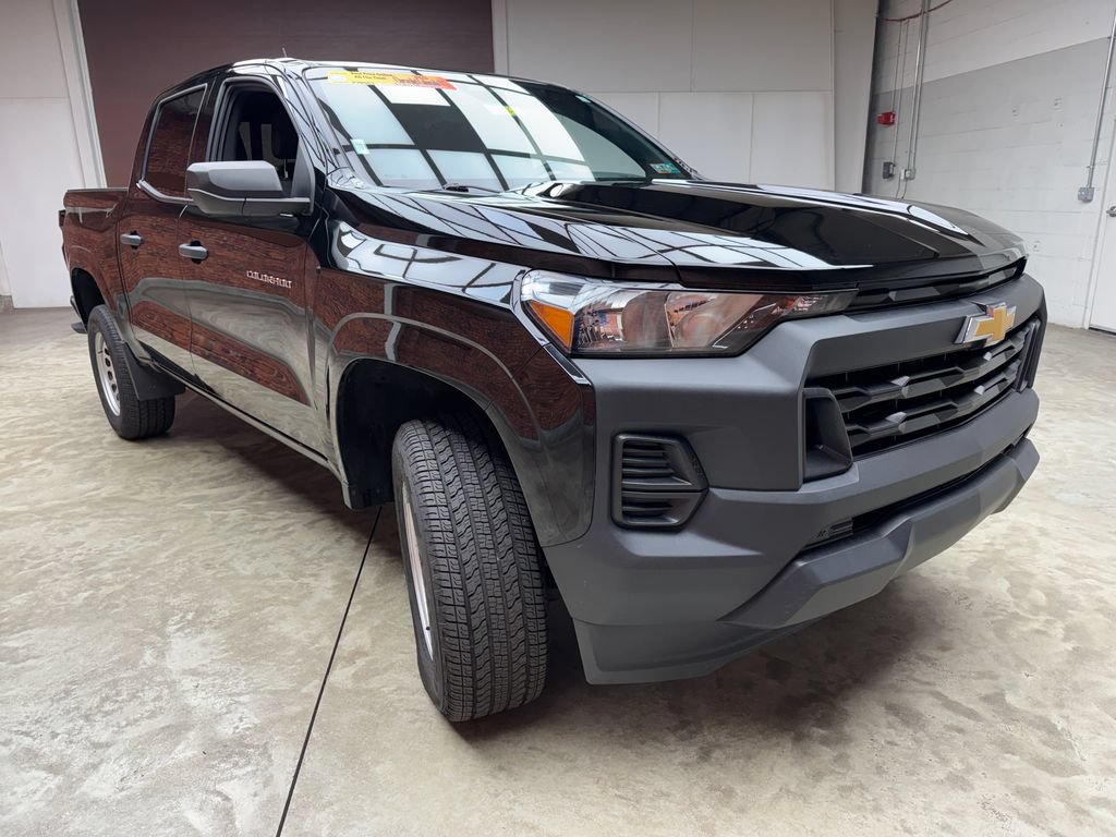 Used 2025 Chevrolet Colorado W/T AWD/4WD image 6