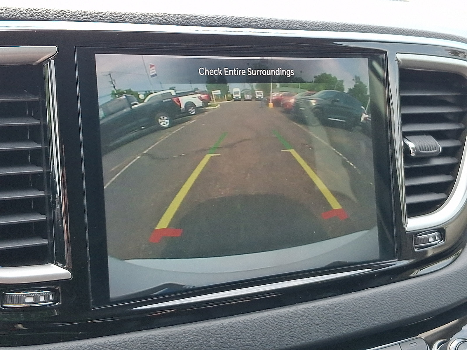 Used 2023 Chrysler Pacifica Touring-L FWD image 18