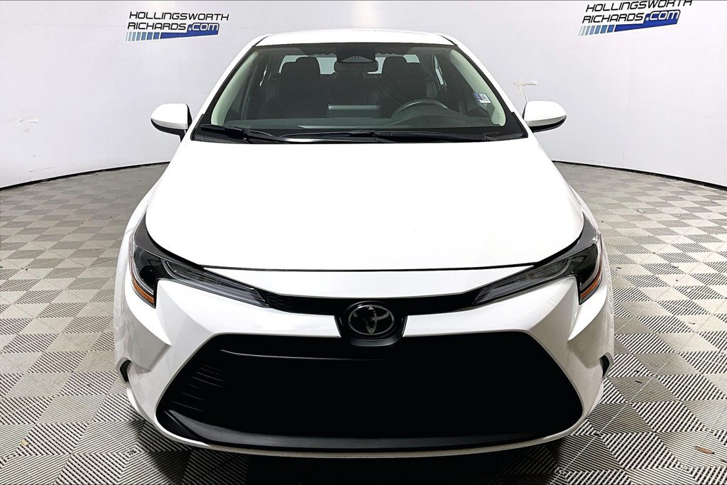 Used 2026 Toyota Corolla LE FWD image 2