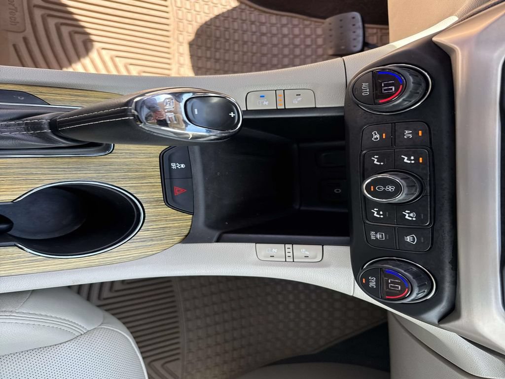 Used 2019 GMC Acadia Denali FWD image 30