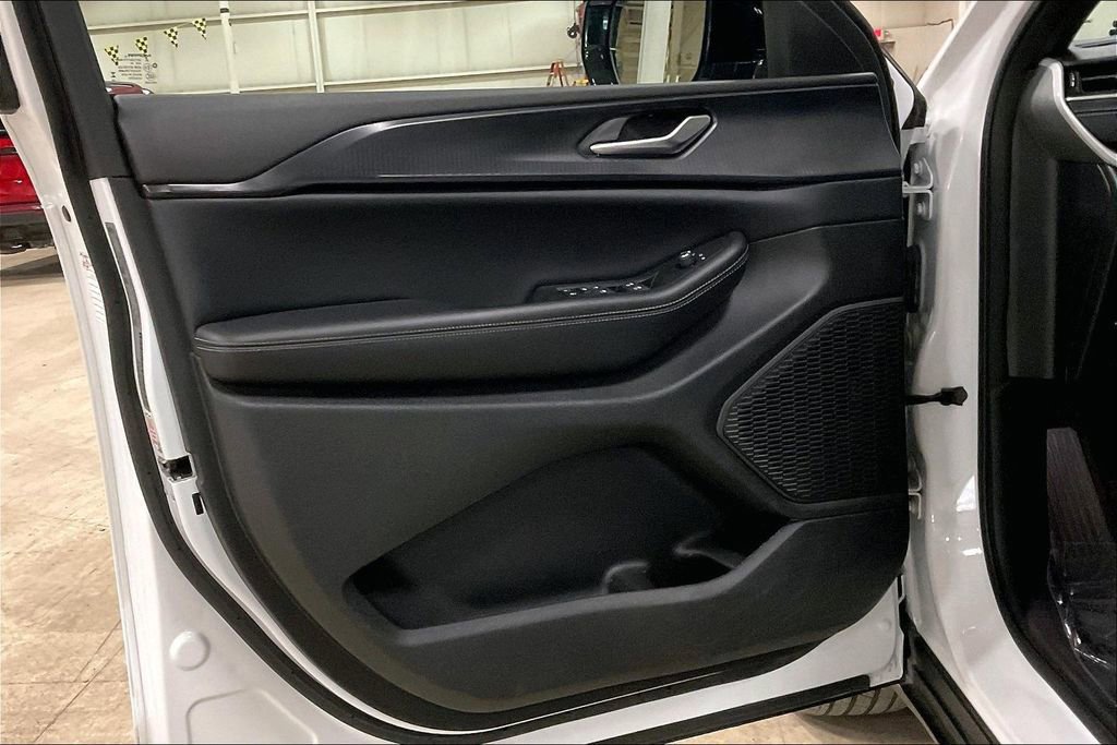 Used 2024 Jeep Grand Cherokee L Laredo image 21