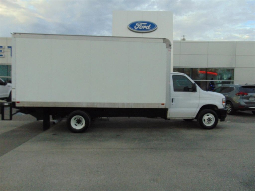 Certified 2024 Ford E-450 and Econoline 450 Super Duty w/ Power Windows & Locks Group image 4
