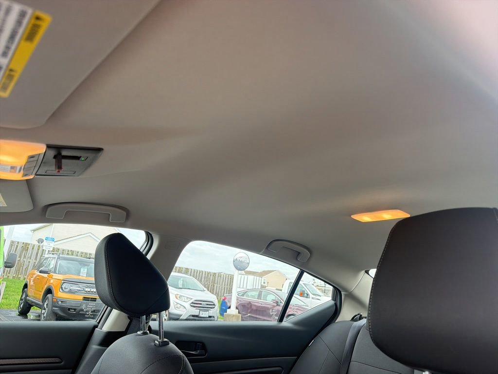 Used 2025 Nissan Altima 2.5 SV FWD image 25