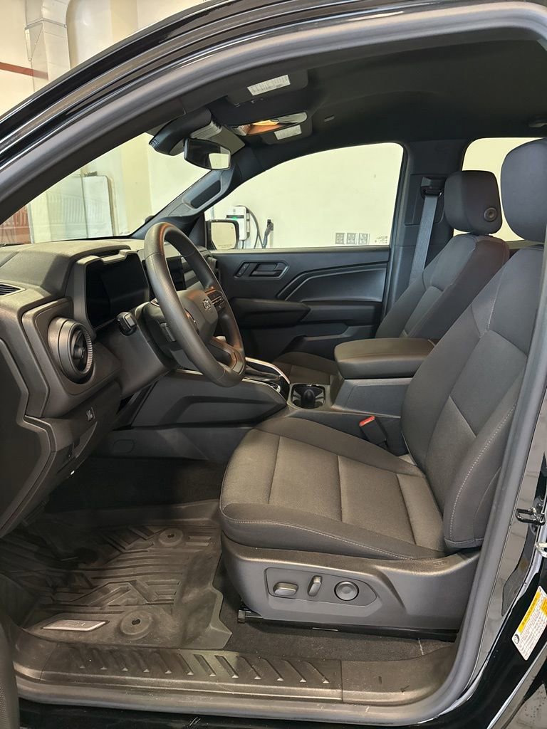 Used 2024 Chevrolet Colorado Trail Boss w/ Technology Package image 12