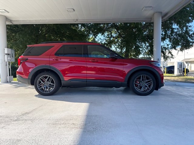 Certified 2025 Ford Explorer ST AWD/4WD image 2