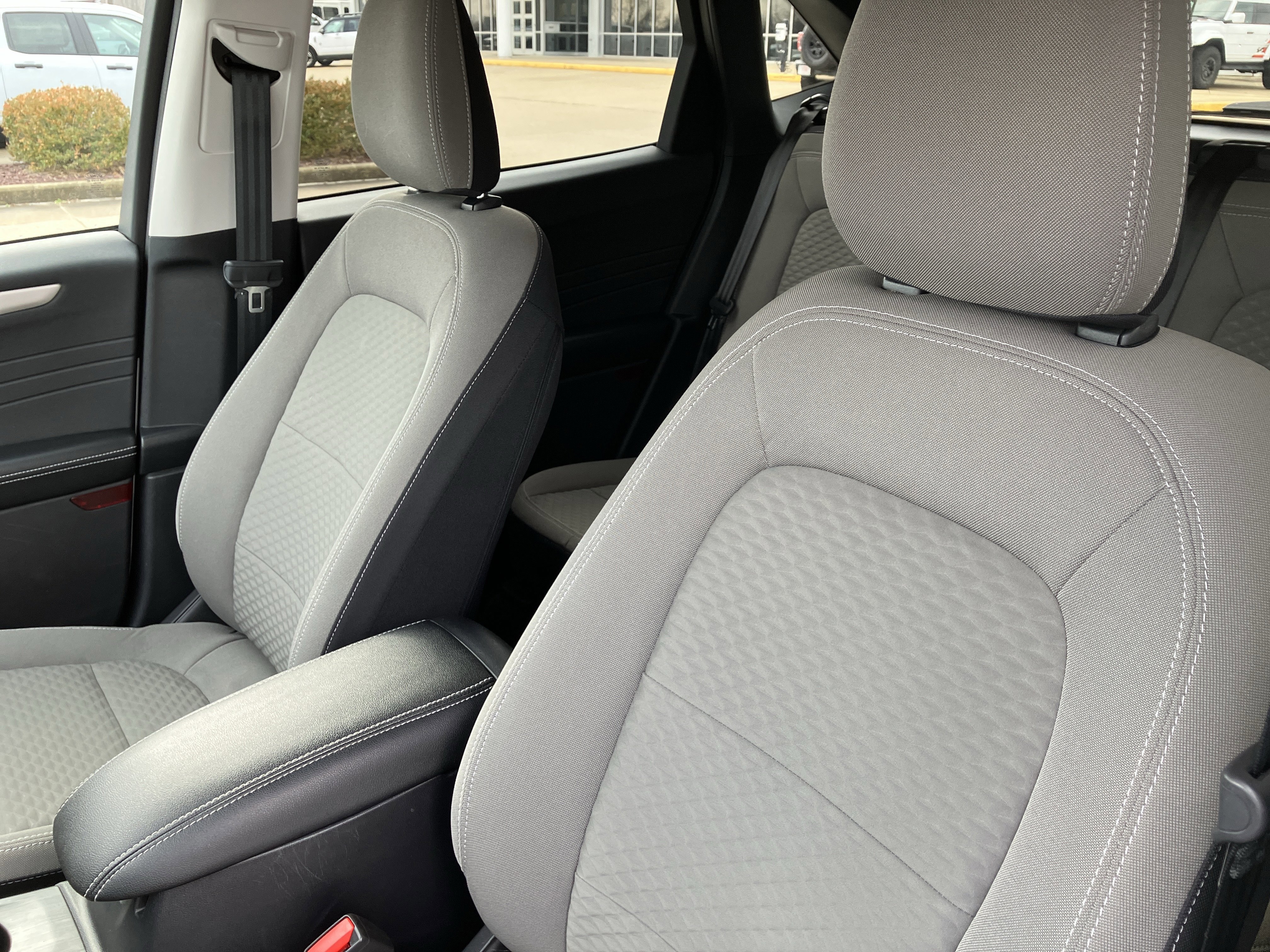 Certified 2022 Ford Escape SE w/ SE Sport Appearance Package image 23