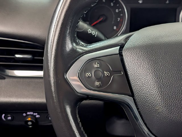 Used 2020 Chevrolet Traverse LT FWD image 32